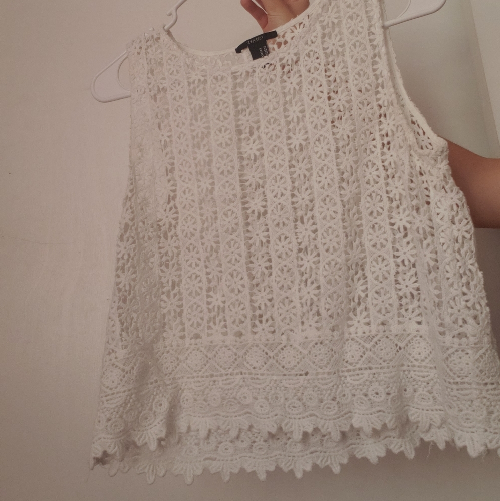 Forever 21 Sleeveless Lace Top